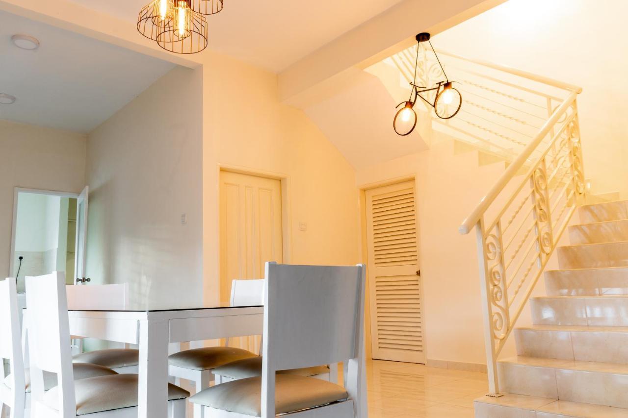 Tropikal Natura Lodge By D Imperio Homestay Penang 발릭플라우 외부 사진